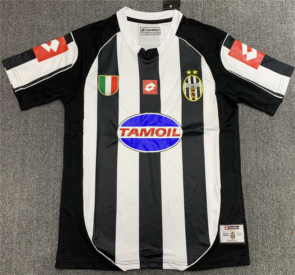 2002-2003 Juventus Retro Home Mens Soccer Jersey Replica 