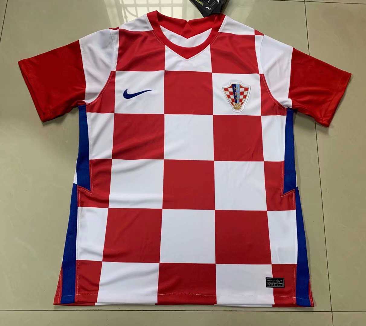 2020 Croatia Home Man Soccer Jersey Replica 