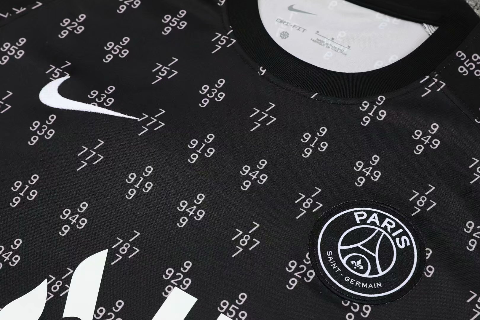 PSG Black Soccer Training Suit Jerseys + Short Mens 2021/22 