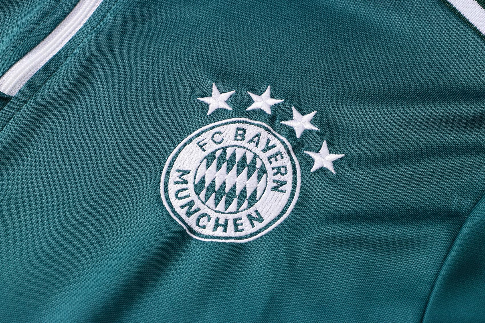 Bayern Munich Dark Green Soccer Training Suit Mens 2021/22 