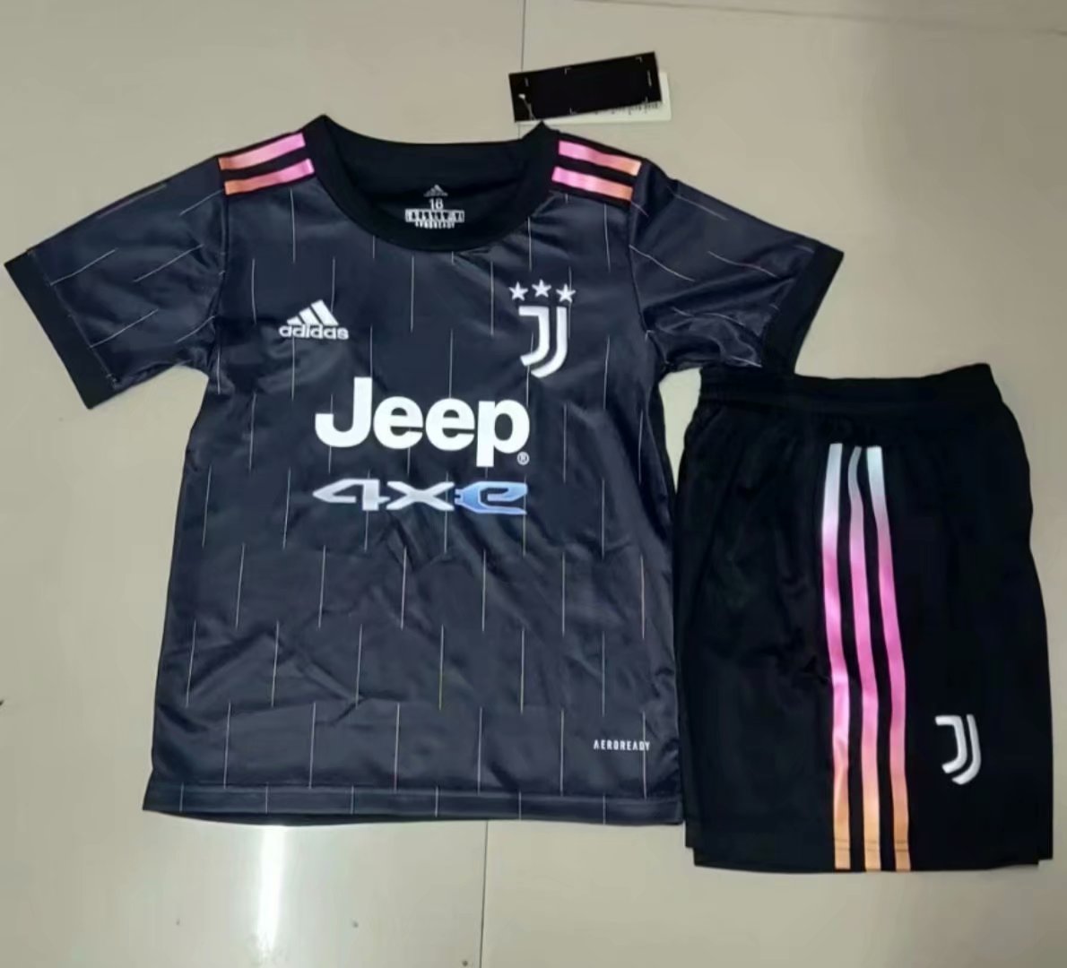 Juventus Soccer Jersey + Short Replica Away Youth 2021/22