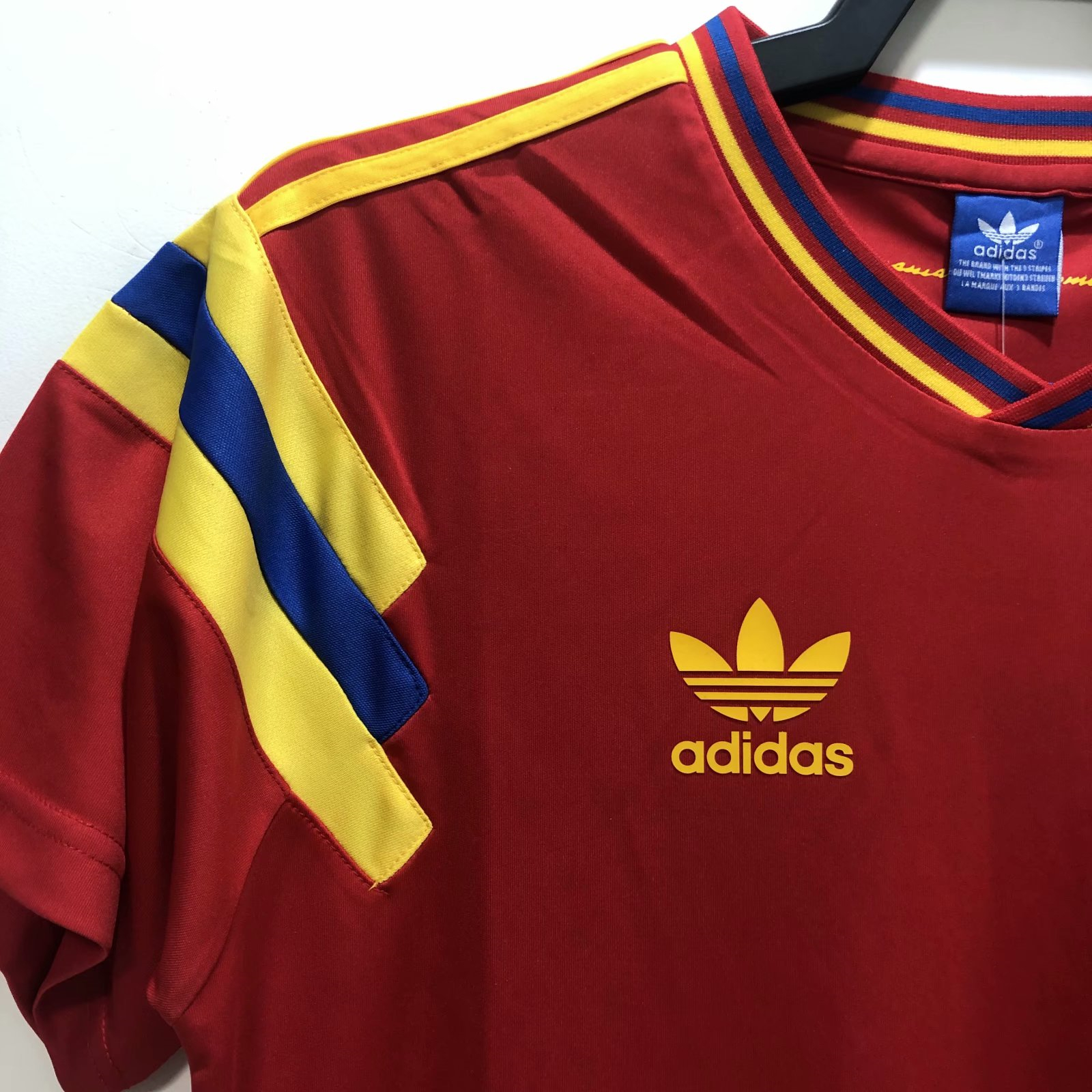 1990 Colombia Retro Away Mens Soccer Jersey Replica 
