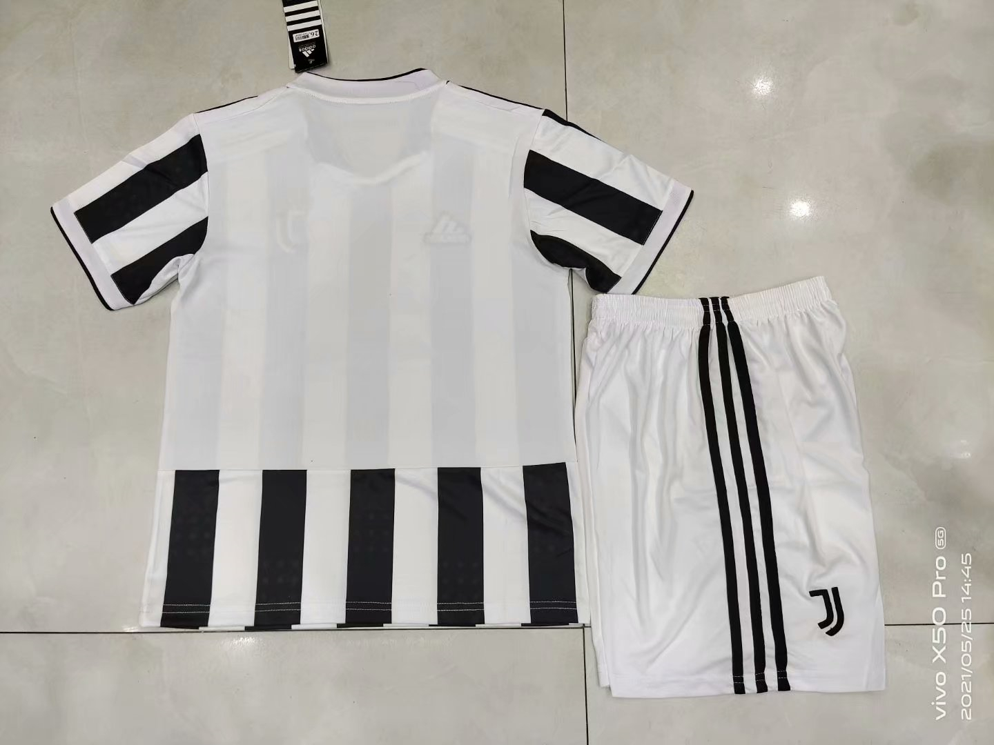 2021/22 Juventus Soccer Jersey Home Replica + Short Kids