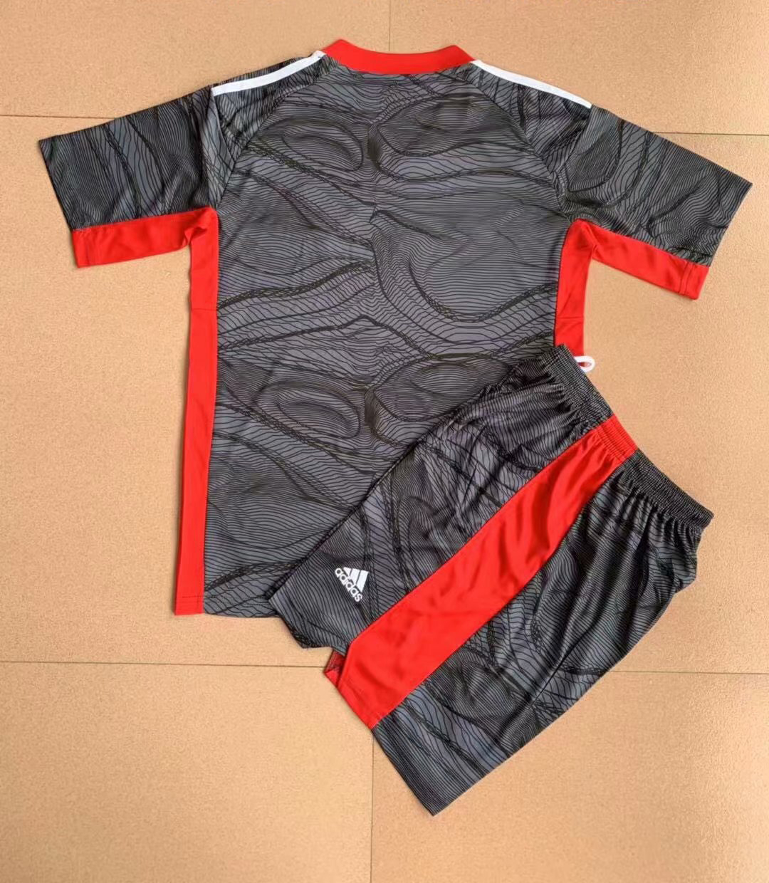 2021/22 Sao Paulo FC Black Goalkeeper Soccer Jersey Replica  + Short Kids