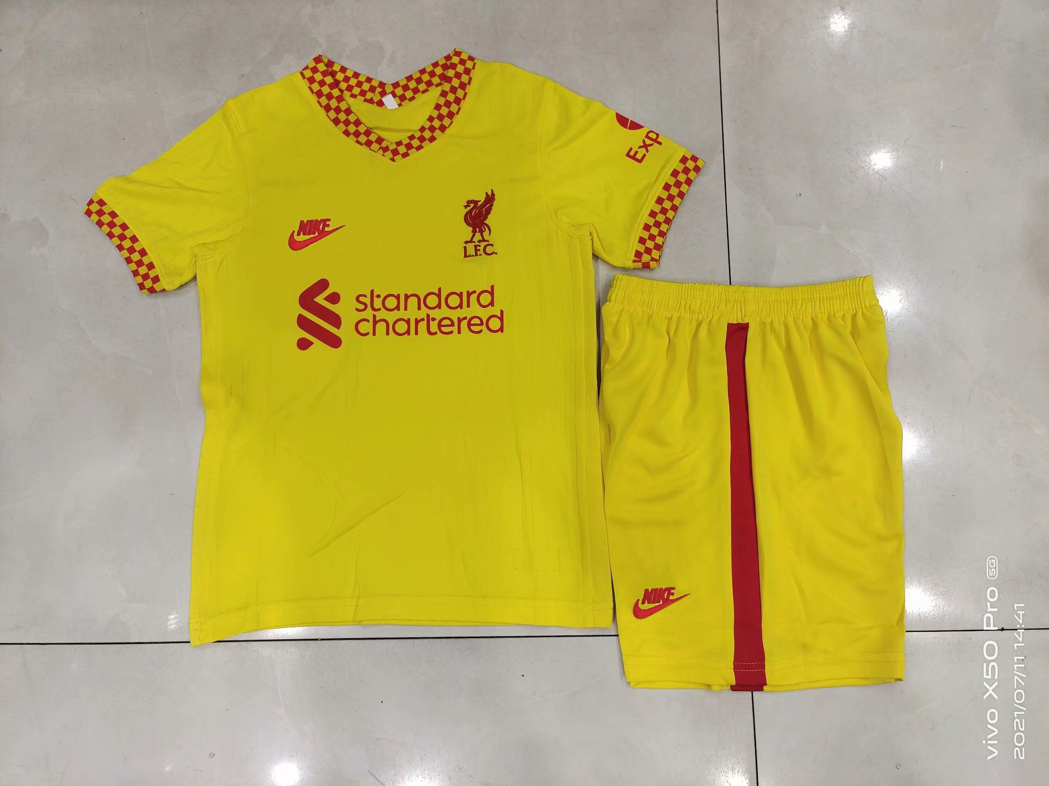 Liverpool Soccer Jersey + Short Replica Third Youth 2021/22