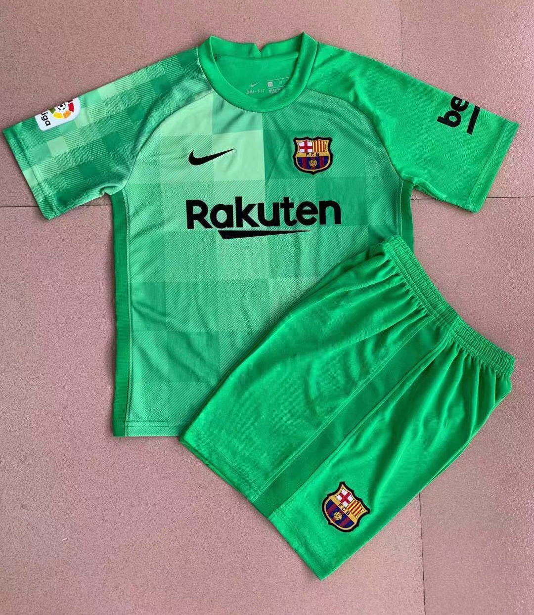 Barcelona Soccer Jersey + Short Replica Goalkeeper Green Youth 2021/22
