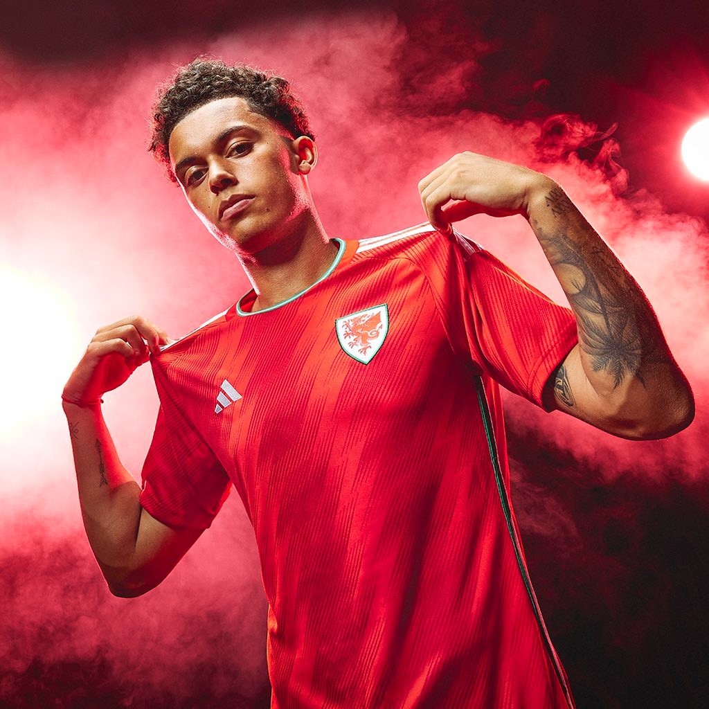 Wales  Soccer Jersey Replica Home 2022 Mens