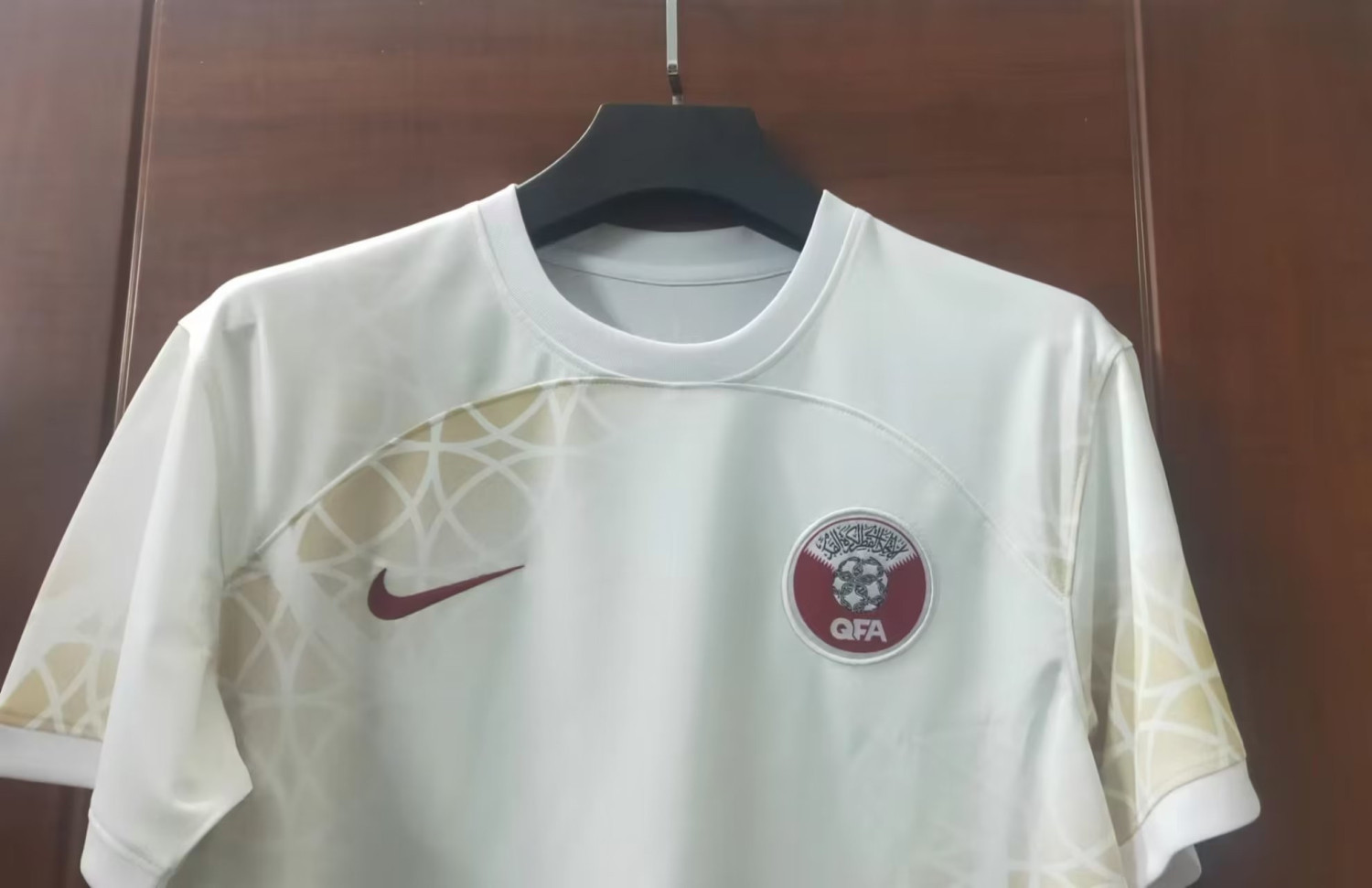 Qatar Soccer Jersey Replica Away 2022 Mens