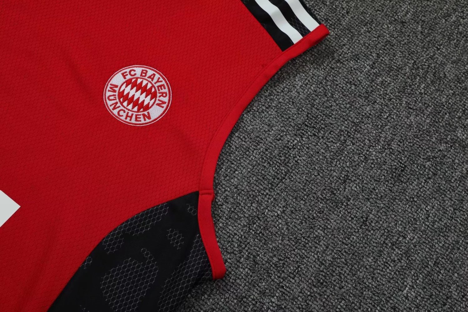 Bayern Munich Soccer Training Suit Singlet + Short Red Mens 2022/23