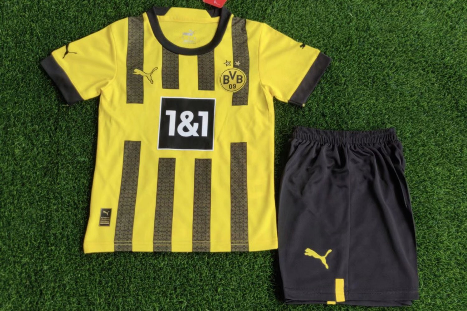 Borussia Dortmund Home Soccer Jersey + Short Replica Youth 2022/23