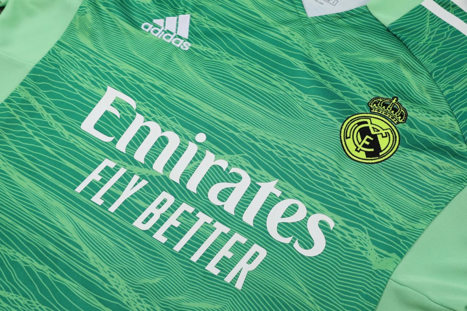 Real Madrid Soccer Jersey + Short Replica Goalkeeper Green Mens 2022/23 (Long Sleeve)