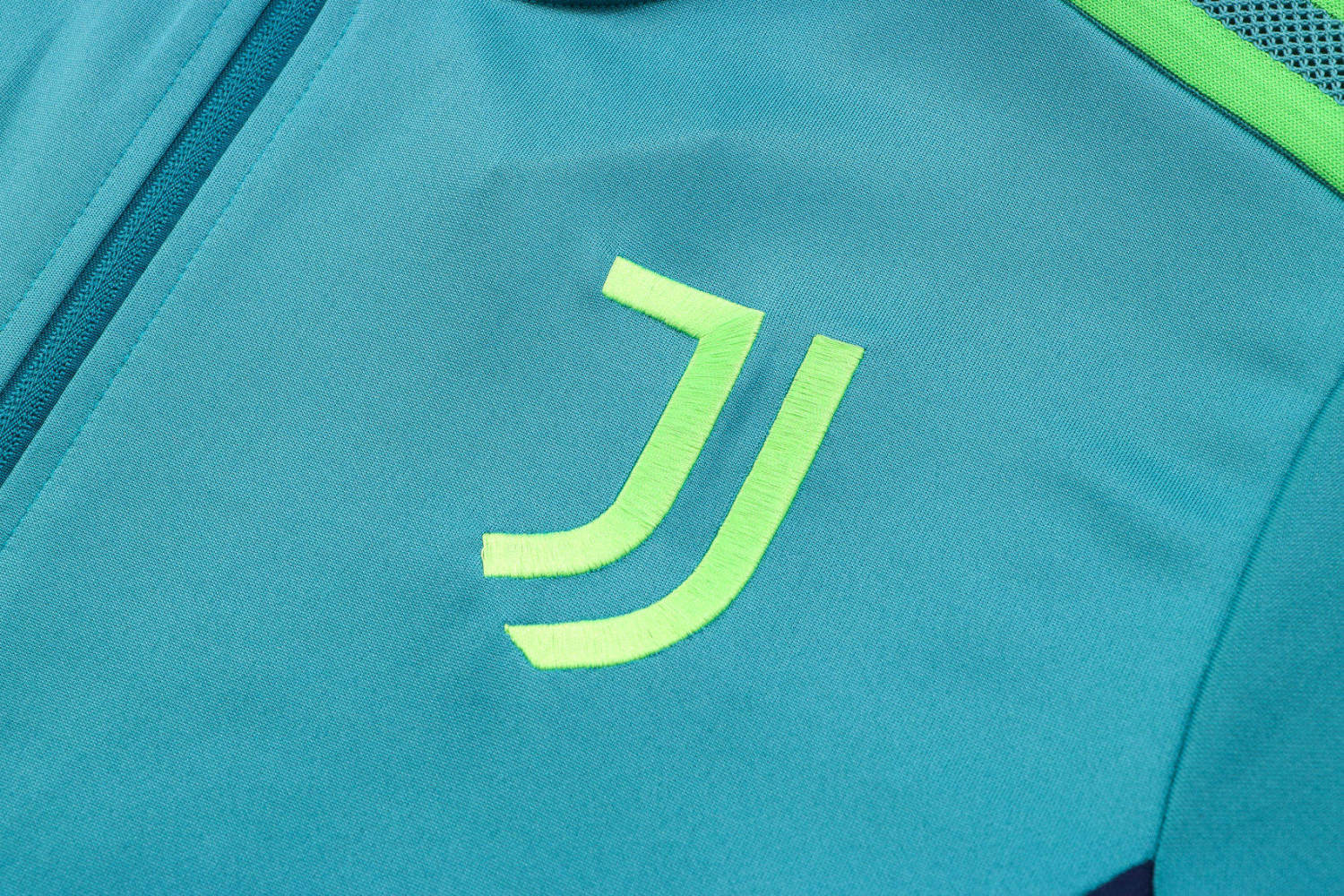 Juventus Green Soccer Jacket + Pants Replica Mens 2022/23