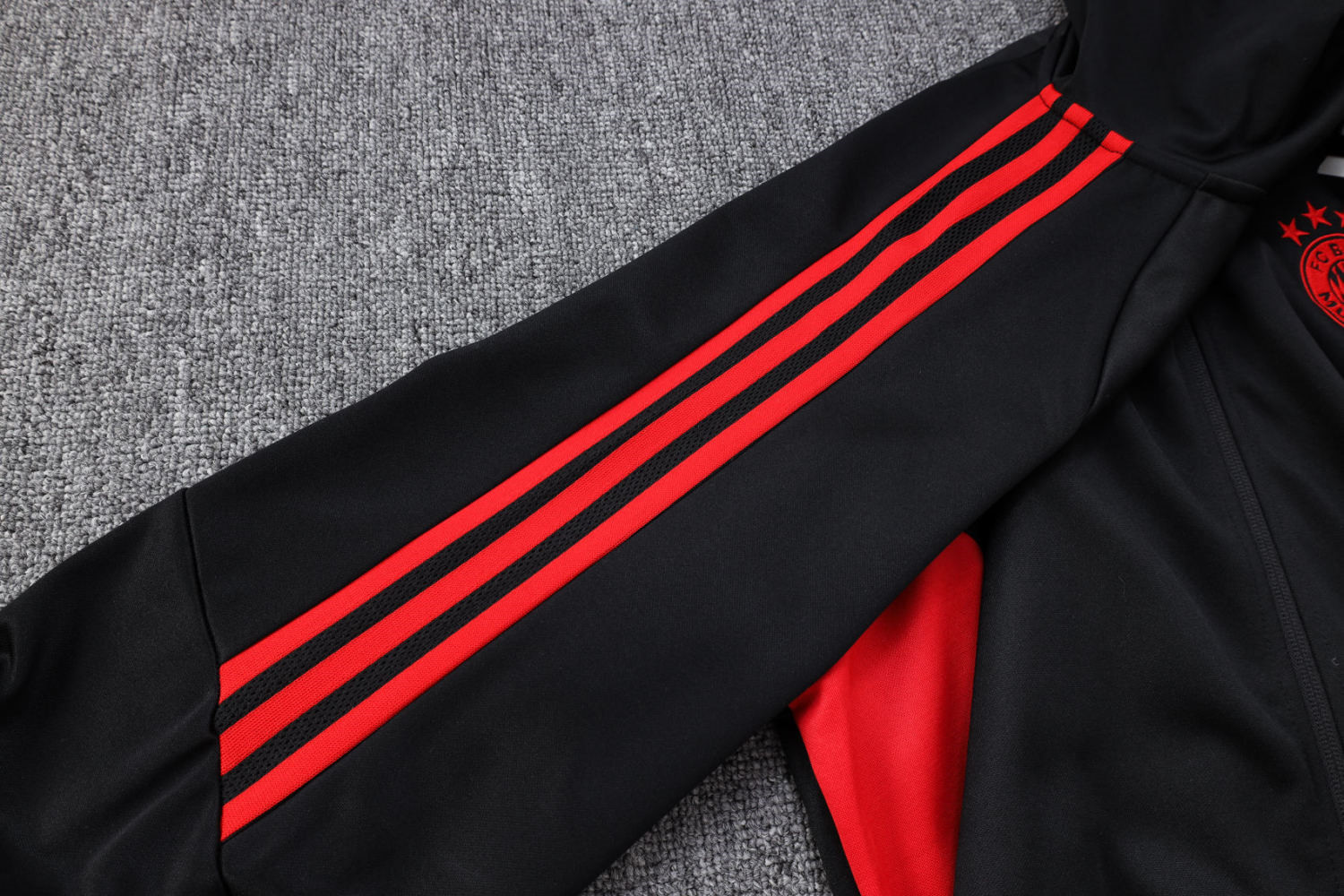 Bayern Munich Soccer Jacket + Pants Replica Black 2023/24 Mens (Hoodie)